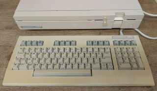 Commodore 128D PAL in Rare Machine 2