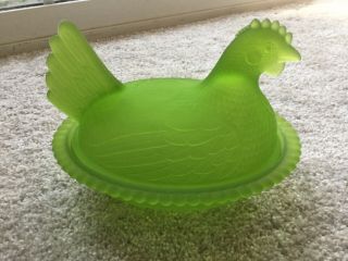 Vintage Rare Green Frosted Glass Nesting Hen Chicken Covered Dish
