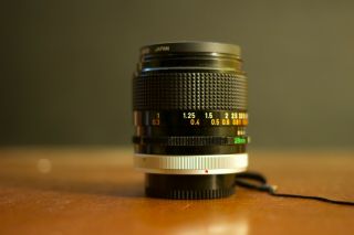 NEAR Canon FD 28mm f/2 S.  S.  C SSC Lens w/Case RARE 
