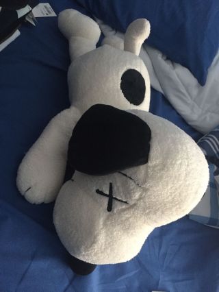 Kaws X Uniqlo Collaboration (big) Snoopy Doll