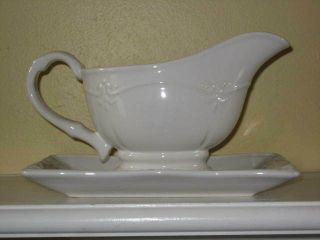 Southern Living At Home Gallery Gravy Boat & Saucer Rare