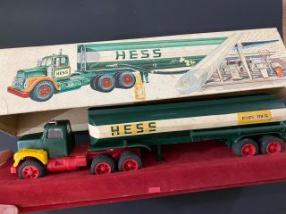 Rare Vintage Hess Gasoline Fuel Oil Tanker Semi - Truck Model