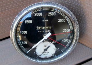 Vintage Stewart Warner 4,  500 Rpm Tachometer W/ Vacuum Gauge Tach Vac 5 Inch Rare