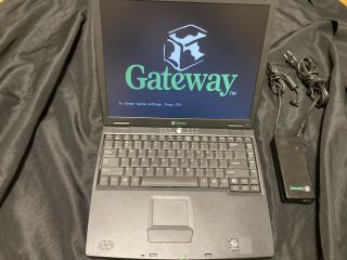 Maxed GATEWAY Pentium III 3 Windows 98 GAMING Laptop RARE VINTAGE 3.  5 FLOPPY USB 2