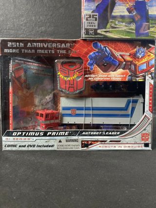 Hasbro Transformers Universe: 25th Anniversary Optimus Prime w/Comic,  DVD MISB 2