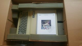 Rare Vintage Apple Iie With Matching Box - Great