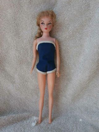 Rare 1960 ' s Uneeda MISS SUZETTE Doll w/ Swimsuit FACE 2