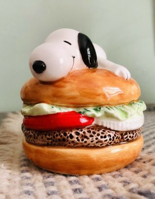 Vintage 1970’s Determined Peanuts Snoopy Ceramic Hamburger Bank Food Rare