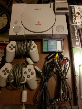 Sony Playstation 1 Ntsc - (scph - 7501) Bundle W/ 2 Controllers And 18 Rare Games
