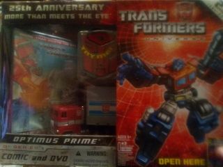 Hasbro Transformers Universe: 25th Anniversary Optimus Prime Robots Action.