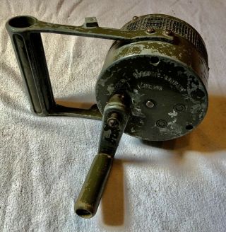 Rare Vintage Wwii Federal Electric Co.  Handheld Air Raid Siren Infantry Airfield