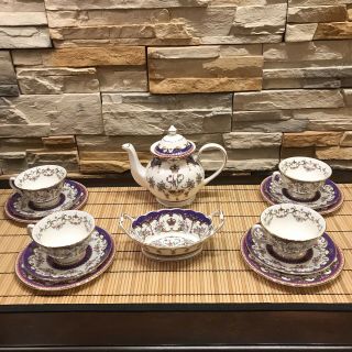And Rare “the Royal Collection” Fine Bone China Queen Victoria Tea Set
