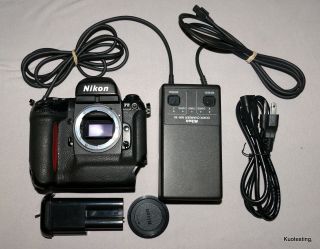Nikon F5 W/ Rare Mn - 30ni - Mh Battery Pack & Quick Charger Mh - 30.  &.