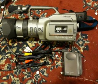 SONY Digital Handycam DCR - VX1000 Gray / Digital Handycam / Rare/ 2