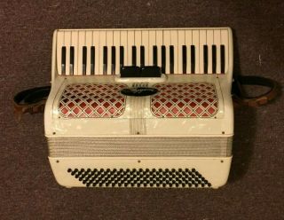Vintage MAGGINI 41 Treble Key 120 Bass Piano Accordion w/ Hard Case - Rare 3