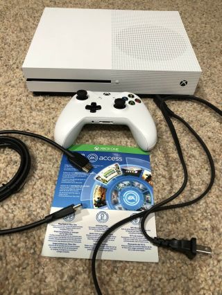 Microsoft Xbox One S 500gb White Console Rarely Used/1 Month Gold Pass