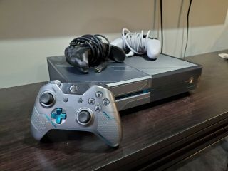 Rare Xbox One Halo 5 Limited Edition 1tb Console And 3 Controllers/games