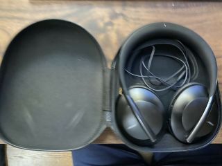Bose 700 Noise Cancelling Headphones - Black - Rarely