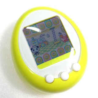 Rare Tamagotchi Plus Color Yellow White Button Bandai Virtual Pet Giga Pets F/S 2