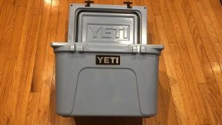 Yeti Roadie 20 Ice Blue Cooler Rare Discontinued Color