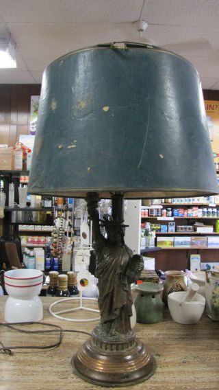 Rare Antique Statue Of Liberty Souvenier Light Bronze Statue Figure Lamp.