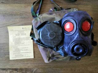 Avon Fm12 Respirator Gas Mask Rare Size 1 Including Bag And Practice Filter