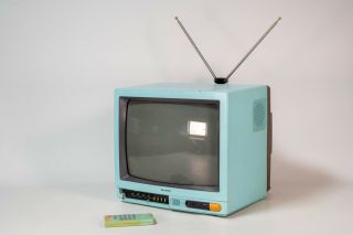 1987 Sharp 13mm67 13 " Color Television Tv Rare Baby Blue W/ Remote 100