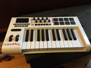 Axiom Pro 25 Semi Weight Keyboard Midi Usb Rare W Orig Box.
