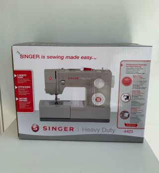 Singer Heavy Duty 4423 Sewing Machine In Hand Rare