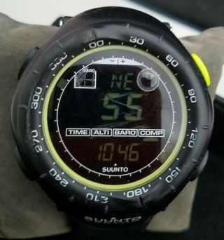 Pre - Owned Suunto Vector Black For Men Altimeter Barometer Compass Watch @