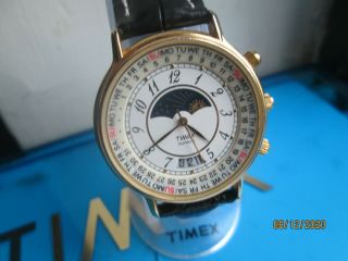 1990 (69) Mens Timex Sun / Moon Phase,  Perpetual Calendar Watch.  Strap