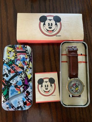Walt Disney Mens Vintage Mickey Mouse Golfing Wrist Watch - Limited Edition