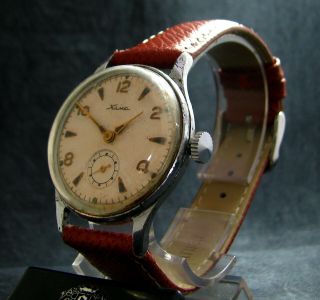 359 Kama White Vintage 1956 Soviet Post - Wwii Wristwatch Anti - Shock Dust - Proof