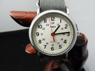 Pre Owned Timex Indiglo T2n654 Weekender Watch Wr 30m Nylon Strap 38mm Diameter
