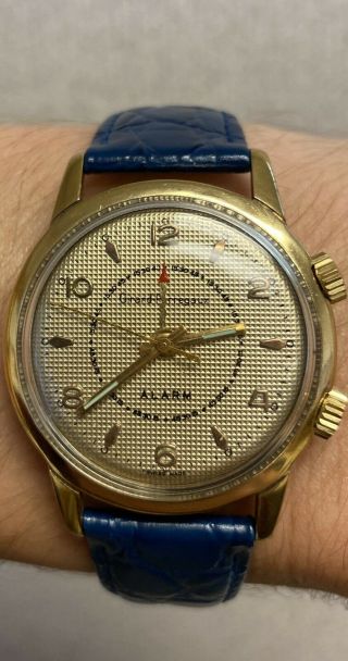 1950’s Girard Perregeaux Alarm Golden Textured Dial 34.  3mm Gold Plated Case