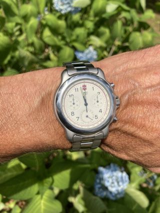 Victorinox Swiss Army Silver Chronograph Mens Watch W/date 7133