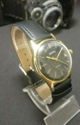 VOSTOK USSR Dress Watch Mechanical Men ' s Wristwatch 2214 Vintage Soviet USSR AU 3
