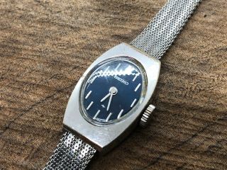 Vintage Ladies Seiko Mechanical Watch With Blue Dial.  Keeping Time