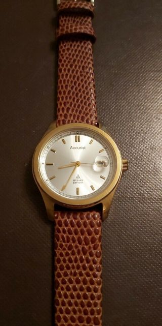 Vintage Gents Gold Tone Accurist Enlarged Date Watch - Ms075s.  Strap.