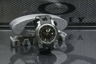 Oakley Unisex Holeshot 3 - Hand Swiss Watch,  Blk Face (larger) - Ss Case - Summer