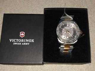Victorinox Swiss Army Men ' s Maverick Stainless Silver/Gold Watch NIB 241825 3
