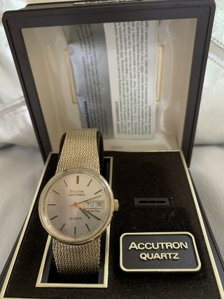 Bulova Accutron 10 K Gold Filled Case Battery Runs And Keep Time Fine