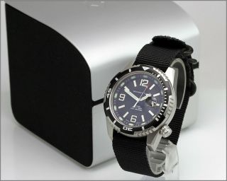 Momentum Designed By St.  Moritz M50 - Dss 50atm Dive Watch Ref.  Dv50.  2s60 W/ Box