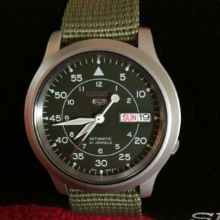 SEIKO SNK805 MILITARY GREEN AUTOMATIC WATCH w/ box/papers & NATO strap 2
