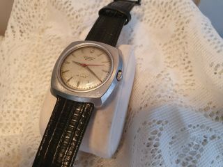 Very Rare Men/s Vintage Movado " Kingmatic " Watch.  28 Jewels.  Auto.  Dial.