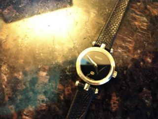 Vintage Late 1980s Authentic Gucci Ladies 2000l Quartz Watch