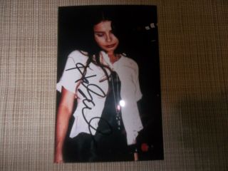 Hope Sandoval,  Actress An Hand Signed 6 X 4 Photo