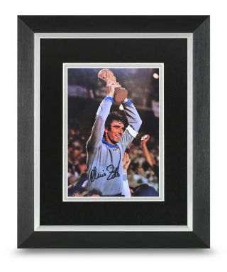 Dino Zoff Signed 10x8 Photo Display Framed Italy 1982 Memorabilia Autograph