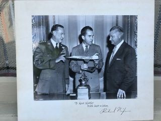 37th U.  S.  President Richard Nixon - Authentic " Autograph ",  Photo 12 - 5 " X 11 - 0 "
