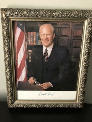 Gerald R.  Ford Hand Signed Photo Portrait 8 X 10 Of 38th U.  S.  President